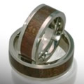 Ring mit Holzeinlage